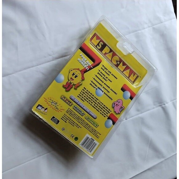 Ms Pacman Electronic Handheld Arcade Game MGA Brand New Factory Sealed - Picture 6 of 7